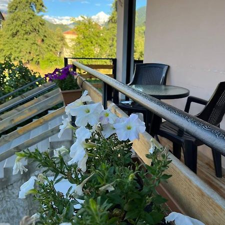Monte Bianco Bed & Breakfast Mestia Bagian luar foto