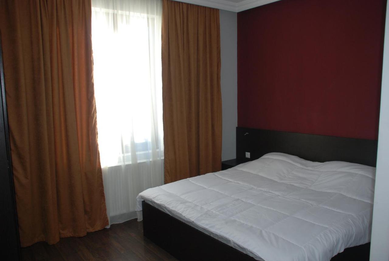 Monte Bianco Bed & Breakfast Mestia Bagian luar foto