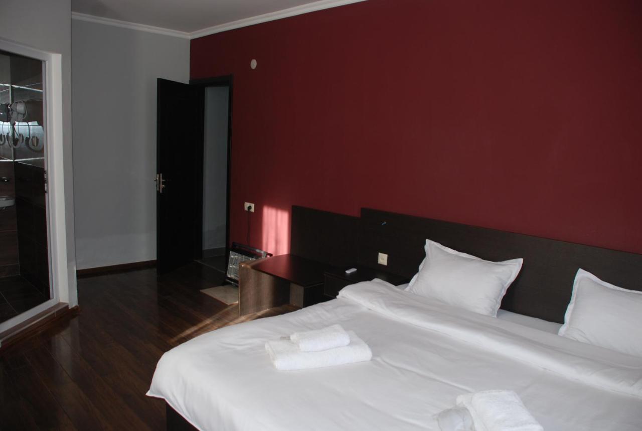 Monte Bianco Bed & Breakfast Mestia Bagian luar foto